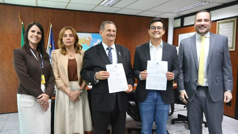 Recife e TRE-PE firmam parceria para transportar eleitores com deficiência nas eleições
