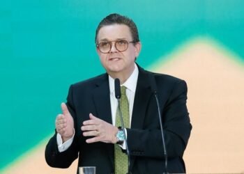Wolney Queiroz anuncia fim da fila de pedidos de benefícios do INSS