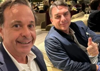 Flávio Bolsonaro promete parceria com Raquel Lyra mesmo sem apoio eleitoral