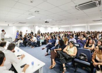 Novos 135 profissionais de saúde iniciam atividades no Recife