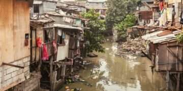 Pernambuco tem só 29% de cobertura de esgoto e perde 43% da água tratada, aponta TCE