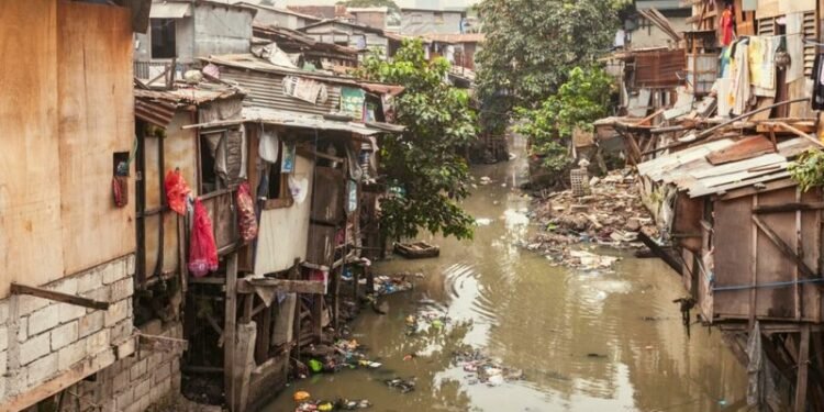Pernambuco tem só 29% de cobertura de esgoto e perde 43% da água tratada, aponta TCE